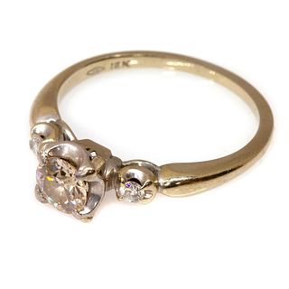 Diamond & 18k white gold engagement ring