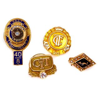 Collection of 4 14k gold gents accessories