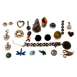 Collection of 60+ costume jewelry & assorted stones