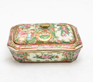 Chinese Export Rose Medallion Covered Soap Dish