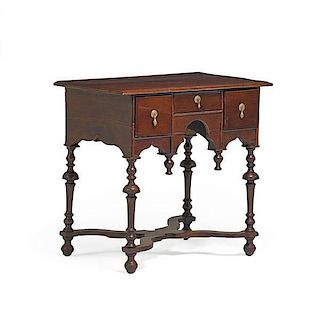 WILLIAM AND MARY DRESSING TABLE