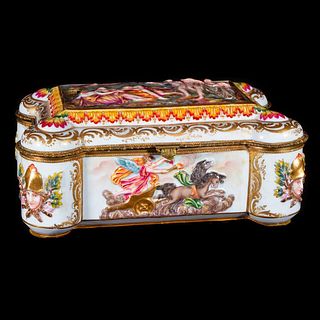 A Capodimonte porcelain box.
