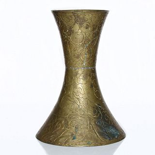 CHINESE BRONZE VASE WITH ETCHED DESIGN