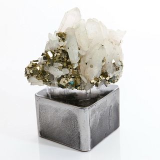 HERA CRYSTAL CLUSTER WITH SILVER BASE