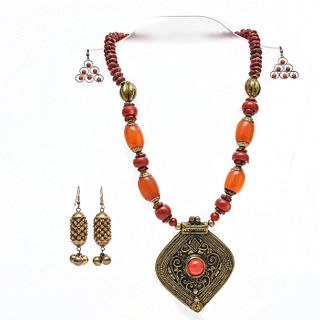 AMBER AND CORAL STONED INDIAN STYLED JEWELRY SET
