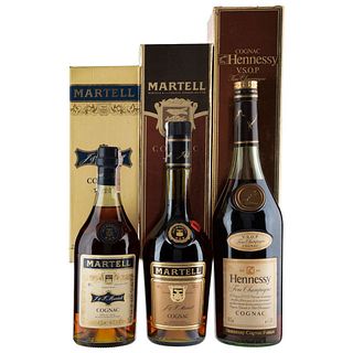 Hennessy / Martell. a) Hennessy. V.S.O.P. Cognac. France. Pieces: 2. b) Martell. V.S. Cognac. France. Pieces: 3.