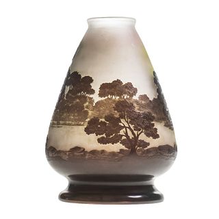 EMILE GALLE (1846-1904)
 A CAMEO GLASS VASE,?overlaid and acid-etched with 