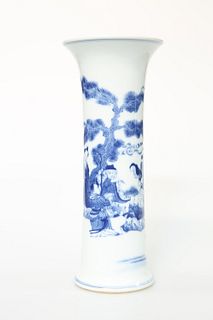 A CHINESE BLUE AND WHITE PORCELAIN CYLINDER VASE, with everted rim, painted