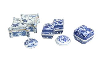 A GROUP OF FIVE CHINESE BLUE AND WHITE PORCELAIN BOXES AND COVERS, includin