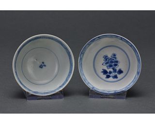 PAIR OF CHINESE BLUE AND WHITE BOWLS