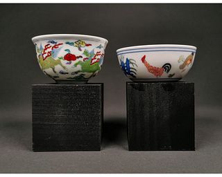 PAIR OF CHINESE FAMILLE VERTE BOWLS