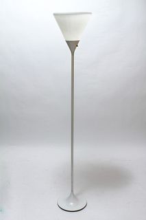 Laurel Manner White Metal Floor Lamp