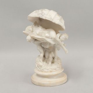 El nacimiento de Venus. Siglo XX. Labrada y pulida en alabastro. Pantalla removible con diseño de concha.