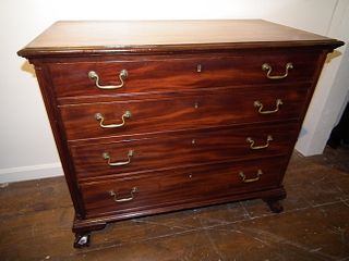 PERIOD CHIPPENDALE CHEST 