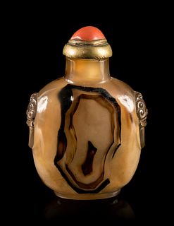 A Cameo Agate Snuff BottleHeight 2 3/8 in., 6 cm. 