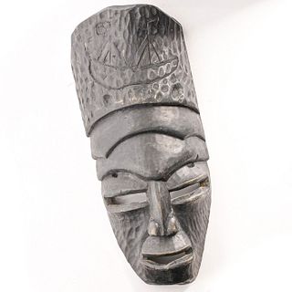 VINTAGE AFRICAN TRIBAL CARVED WOODEN WALL MASK