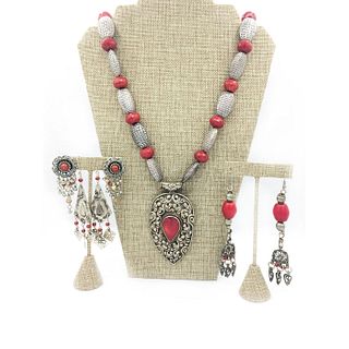 3 PAIRS OF INDIAN SILVER TONE EARRINGS AND 1 NECKLACE