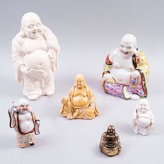 Lote de budas Hotei. Taiwan y China, siglo XX. Elaborados en cerámica vidriada, uno en resina y otro en antimo...