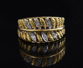 18K gold ring, two leaf rows including diamonds