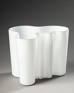 Alvar Aalto “Savoy” Art Glass Vase.