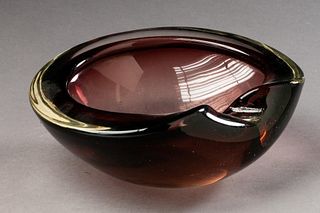 Small Art Glass Bowl.