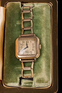 Elgin Lady's Watch With Gold Case and Band.