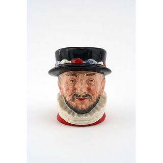 BEEFEATER ER D6233 SCARLET - SMALL - ROYAL DOULTON CHARACTER JUG