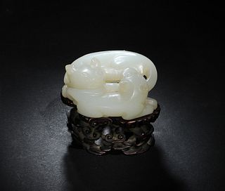 Chinese Jade Carving of Double Badger, 18th Century