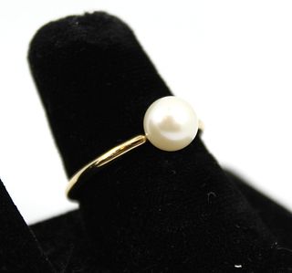 Vintage 14K Yellow Gold And Round Pearl Ring