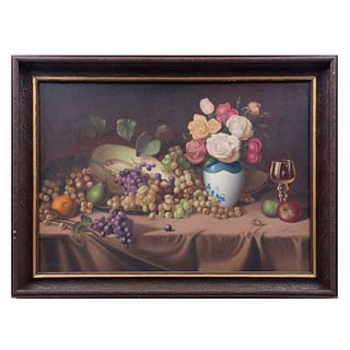 Hoffman. Origen europeo. Bodegón con uvas y florero. Óleo sobre tela. Enmarcado. Detalles de conservación. 60 x 86 cm