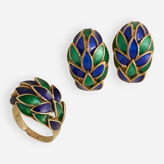 Set of gold and enamel jewelry