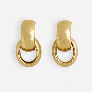 Paloma Picasso, Tiffany & Co., Hammered gold link earrings