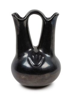 Margaret Tafoya
(SANTA CLARA, 1904-2001)
Blackware Wedding Vase