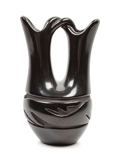 Elizabeth Naranjo
(SANTA CLARA, 1929-2017)
Blackware Wedding Vase
