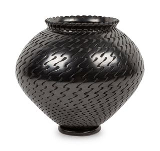Reynaldo Quezada 
(MATA ORTIZ, 20TH CENTURY) 
Blackware Jar