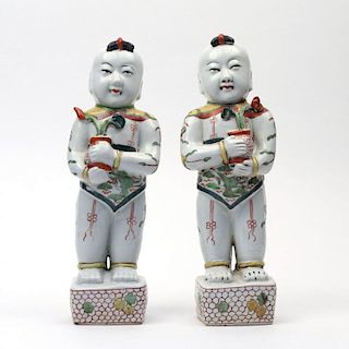 PAIR CHINESE EXPORT PORCELAIN FIGURES