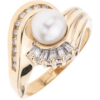 CULTURED PEARL AND DIAMONDS RING. 14K YELLOW GOLD