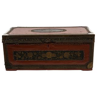 Chest. Mexico, 19th century. Carved and lacquered red wood decorated with floral motifs. 29.5 x 14.7 x 12.4" (75 x 37.5 x 31.5 cm)