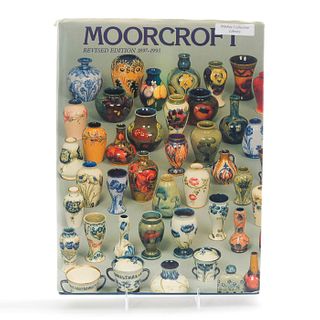 BOOK, A GUIDE TO MOORCROFT POTTERY BY PAUL ATTERBURY