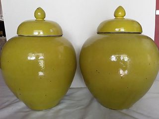 Pair Qing Dynasty Monochrome Yellow Glaze Covered Jars