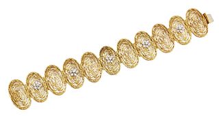 AN 18 CARAT GOLD AND DIAMOND BRACELET, BY BOODLE &