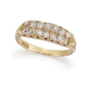 A DIAMOND RING
 Set with two rows of cushion-shape