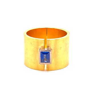 18k Gold Sapphire Modern Ring 