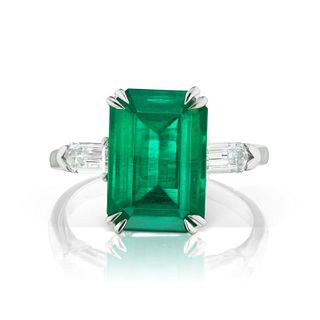 6.9ct COLOMBIAN EMERALD AND DIAMOND RING