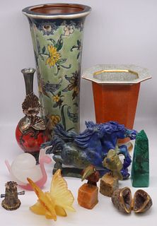 Grouping of Assorted Tablewares and Objets d'Art.