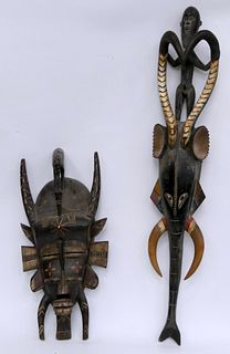 2 PIECES OF DECORATED LIBERIAN WOODEN ART