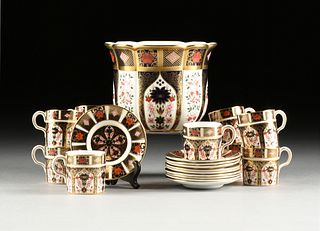 A TWENTY ONE PIECE SET OF ROYAL CROWN DERBY "OLD IMARI" COFFEE CUPS/SAUCERS AND JARDINIERE, SIGNED, 20TH CENTURY,
