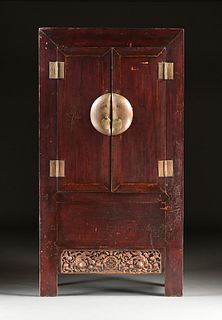 A LARGE CHINESE PAINTED AND PARCEL GILT WOOD WEDDING CABINET, REPUBLIC PERIOD (1912-1949),