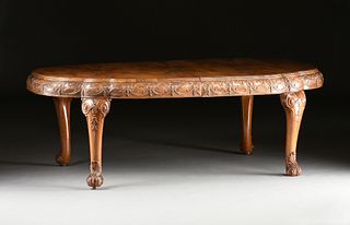 A QUEEN ANNE STYLE FIGURED WALNUT EXTENSION DINING TABLE, ENGLISH, EARLY 20TH CENTURY,