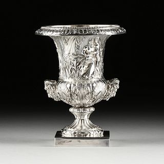 A NEOCLASSICAL STYLE STERLING SILVER REPOUSSE VASE, BY GALMER LTD., NEW YORK, MODERN, 
